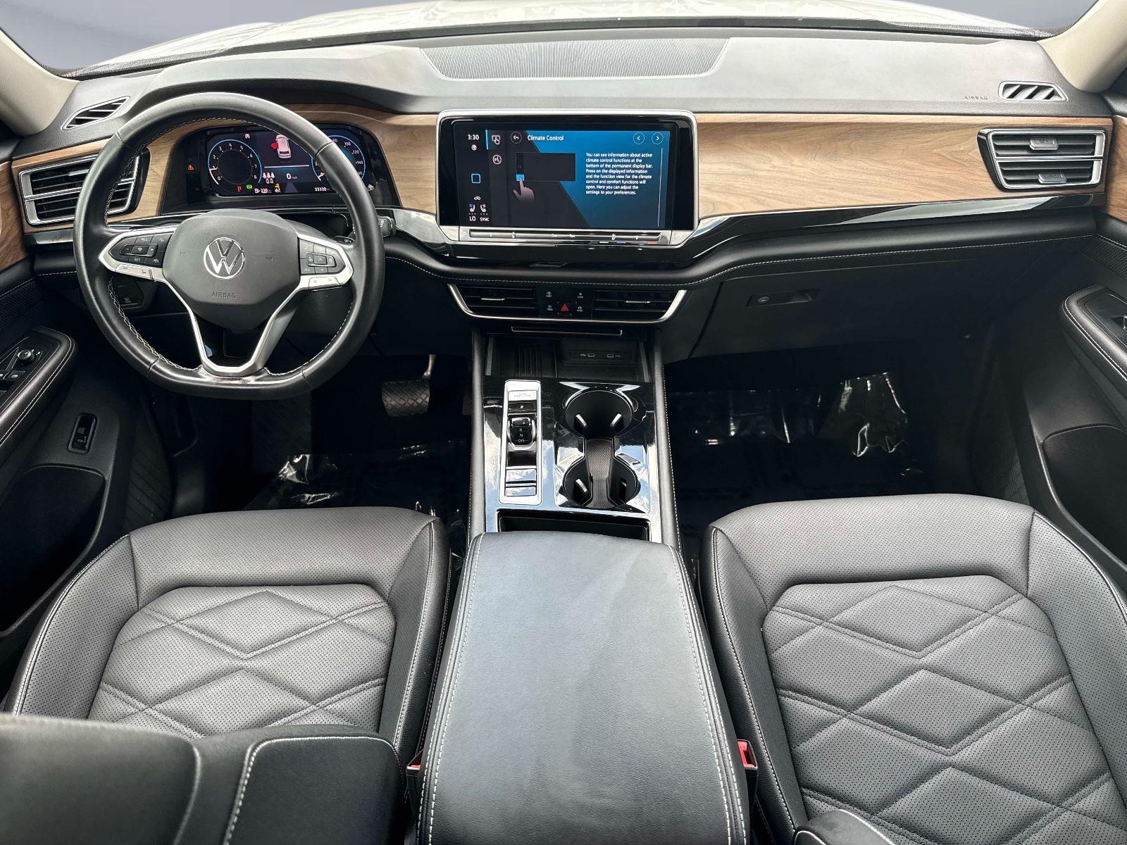 2025 Volkswagen Atlas 2.0T SE w/Technology