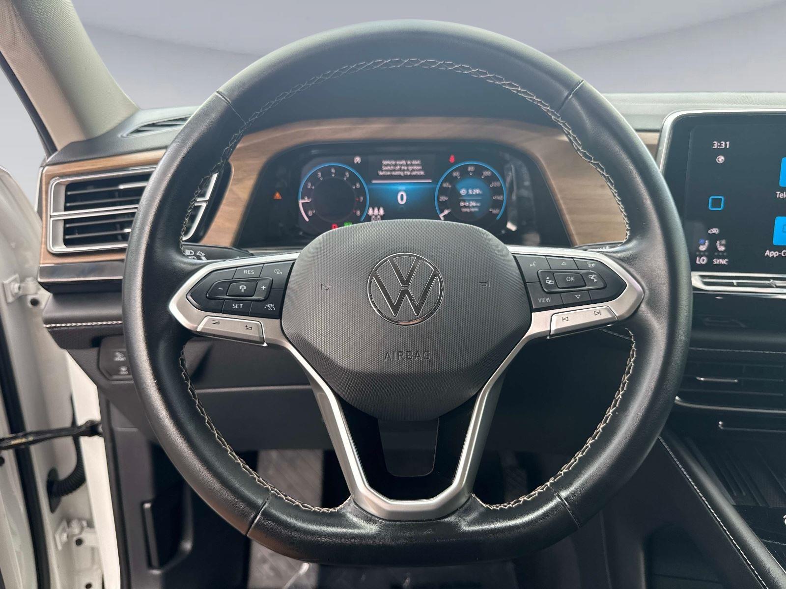 2025 Volkswagen Atlas 2.0T SE w/Technology