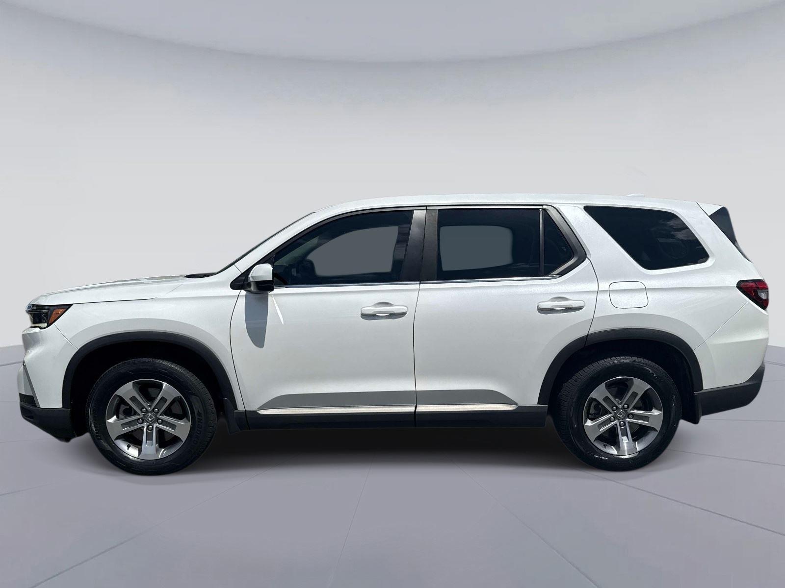 2024 Honda Pilot EX-L w/Rear Captain’s Chairs