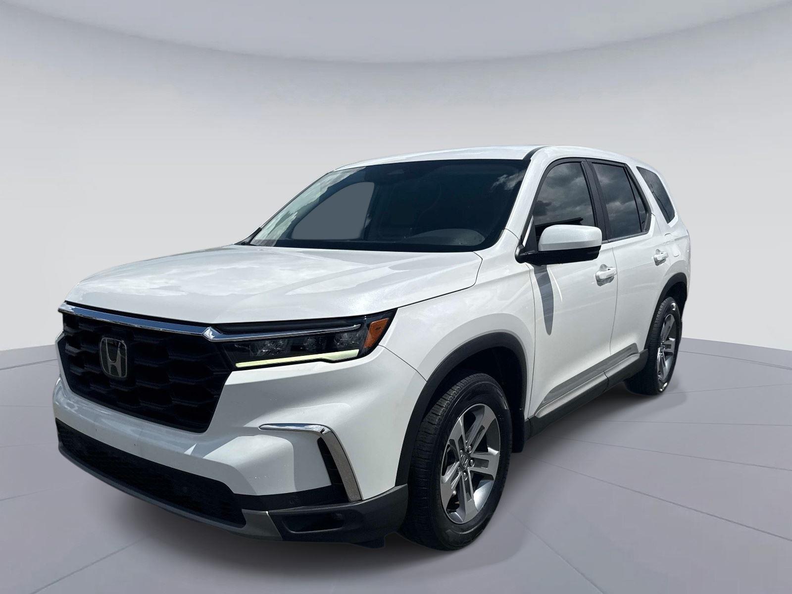 2024 Honda Pilot EX-L w/Rear Captain’s Chairs
