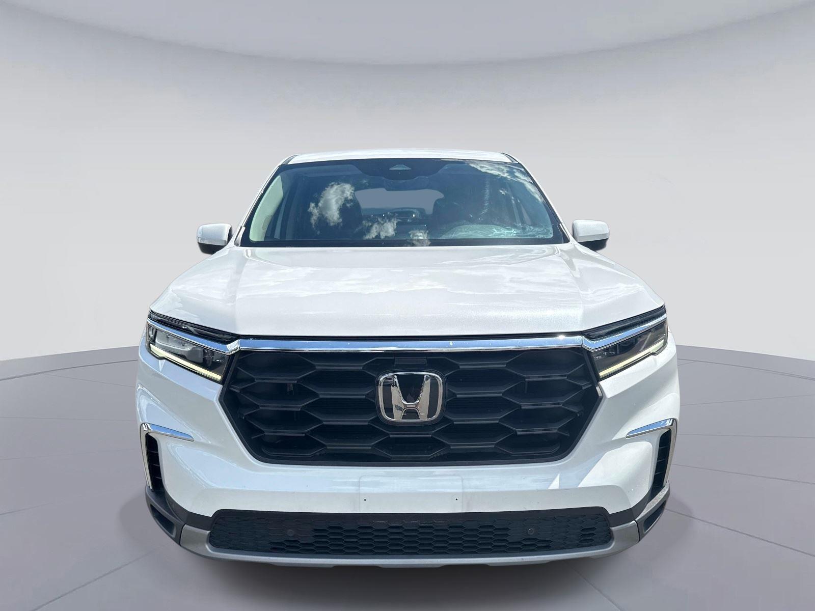 2024 Honda Pilot EX-L w/Rear Captain’s Chairs