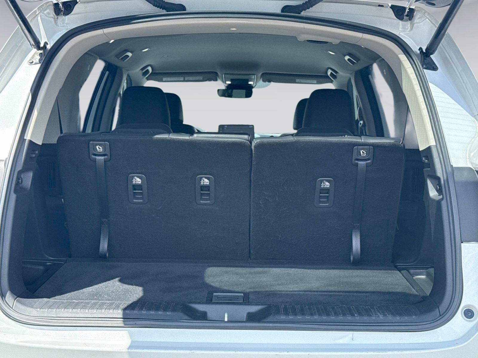 2024 Honda Pilot EX-L w/Rear Captain’s Chairs