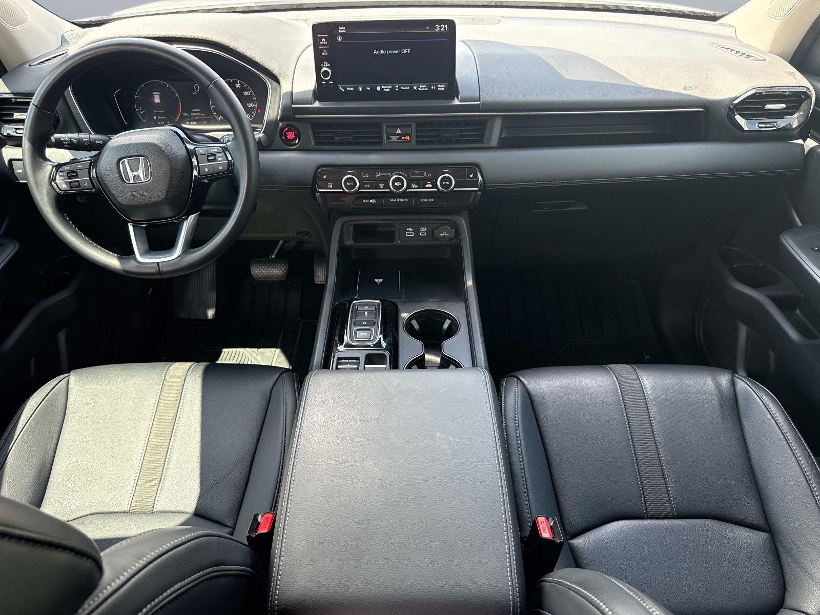 2024 Honda Pilot EX-L w/Rear Captain’s Chairs