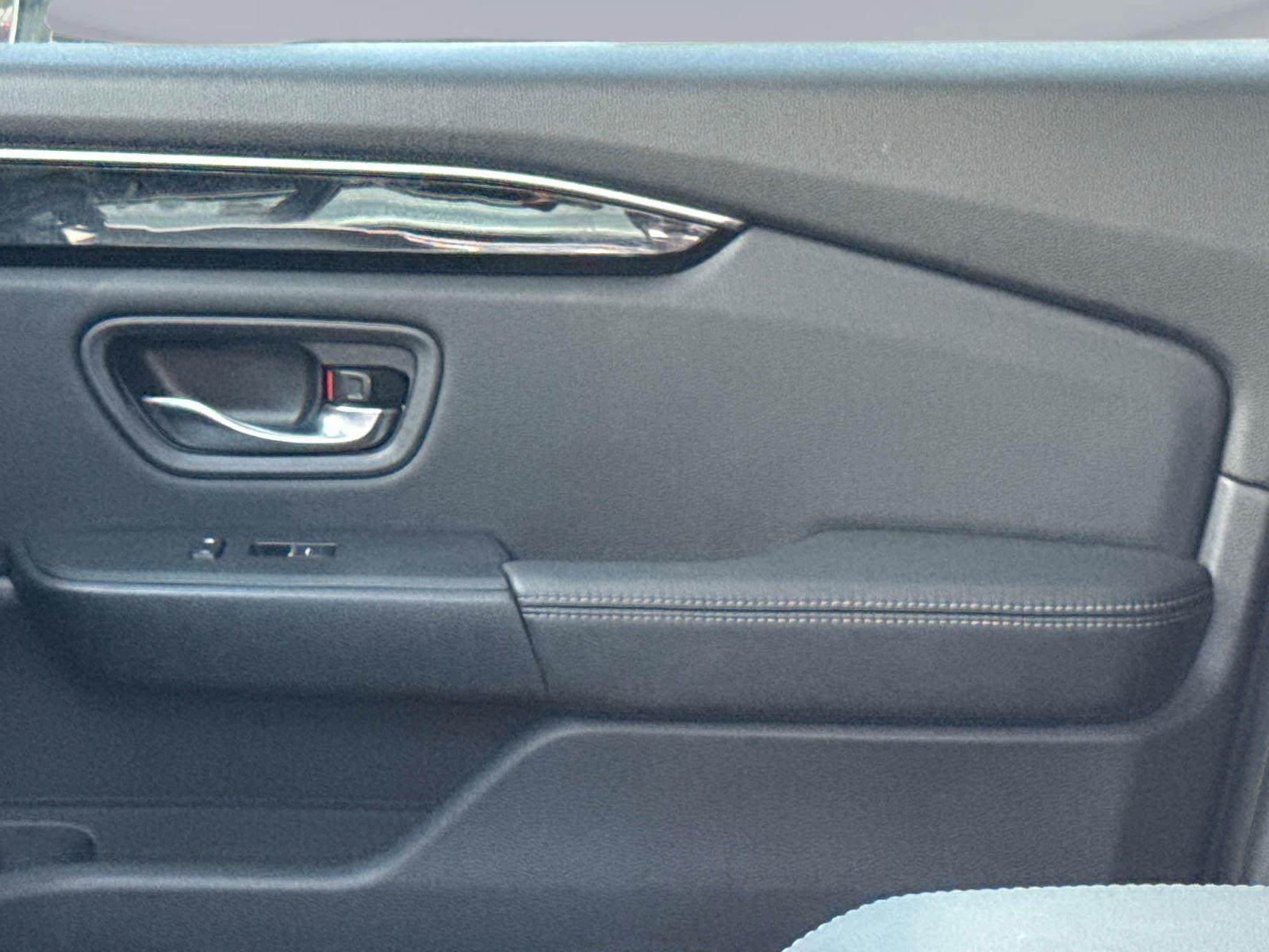 2024 Honda Pilot EX-L w/Rear Captain’s Chairs