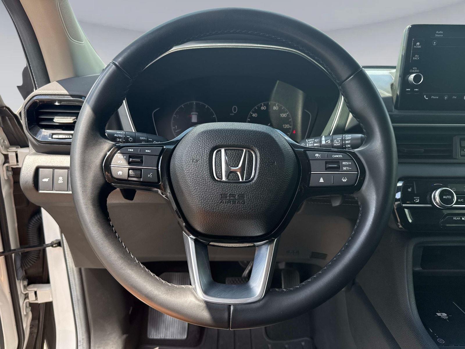 2024 Honda Pilot EX-L w/Rear Captain’s Chairs