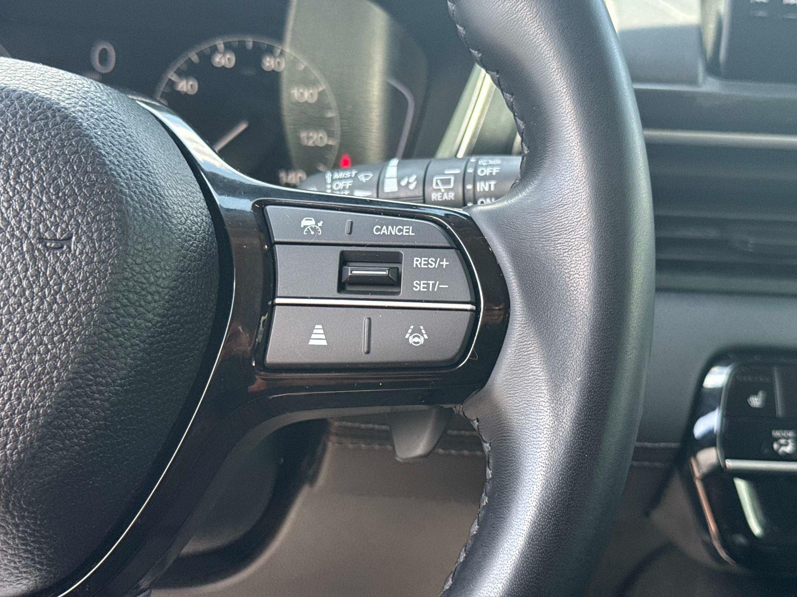 2024 Honda Pilot EX-L w/Rear Captain’s Chairs