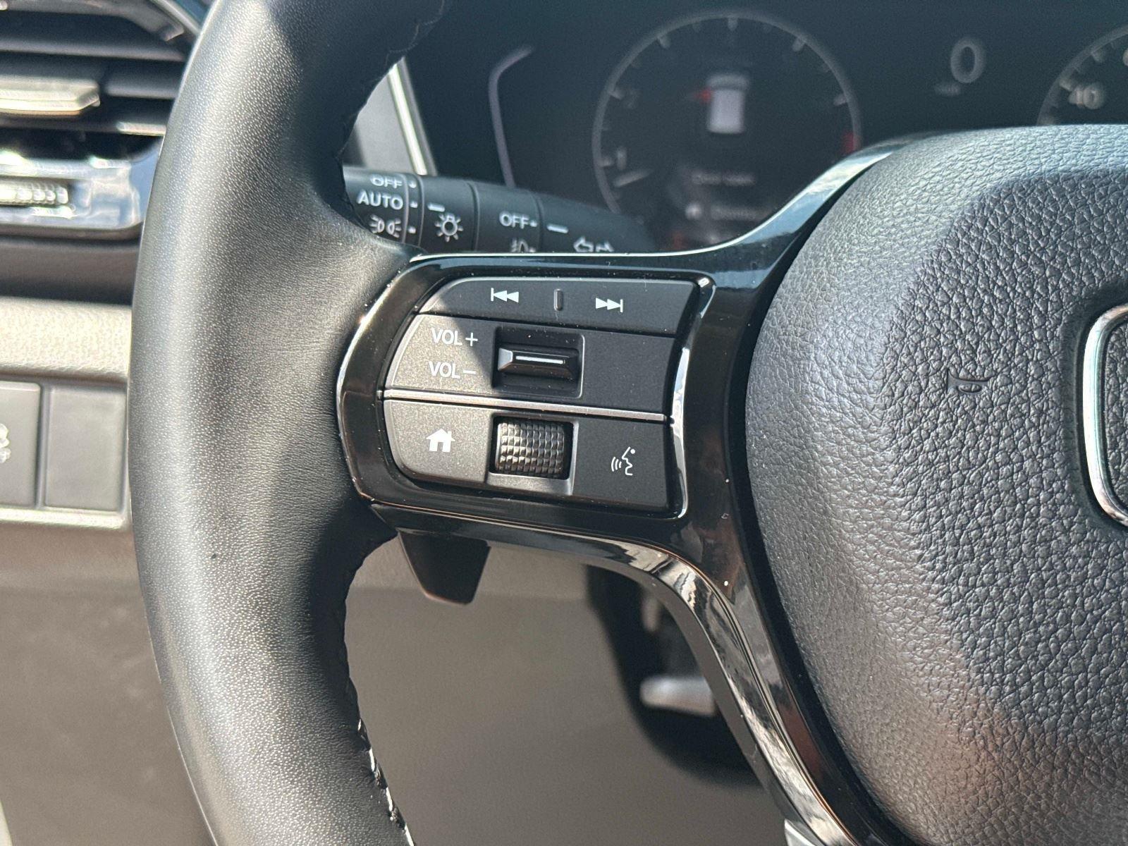 2024 Honda Pilot EX-L w/Rear Captain’s Chairs