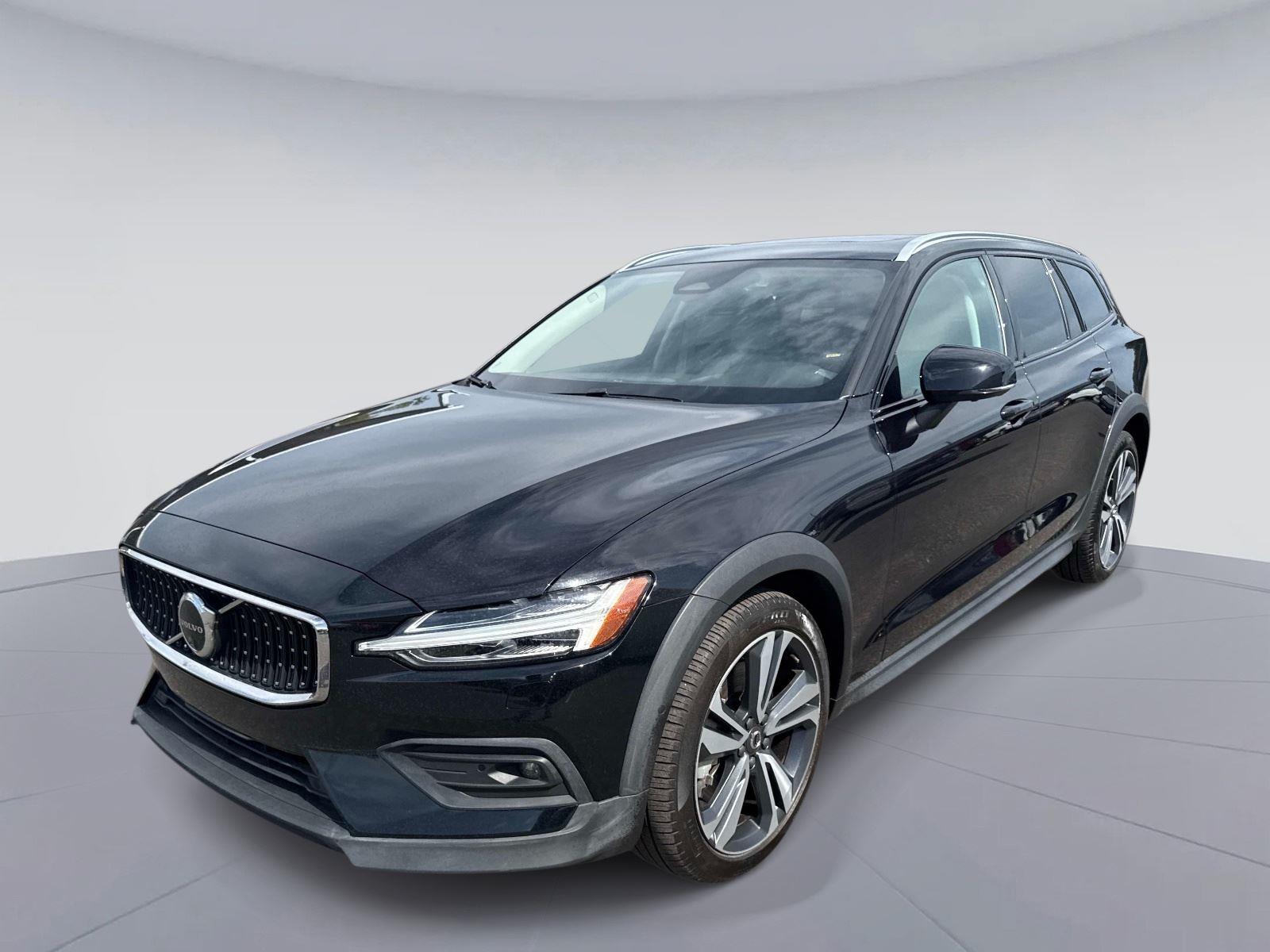 2025 Volvo V60 Cross Country Plus