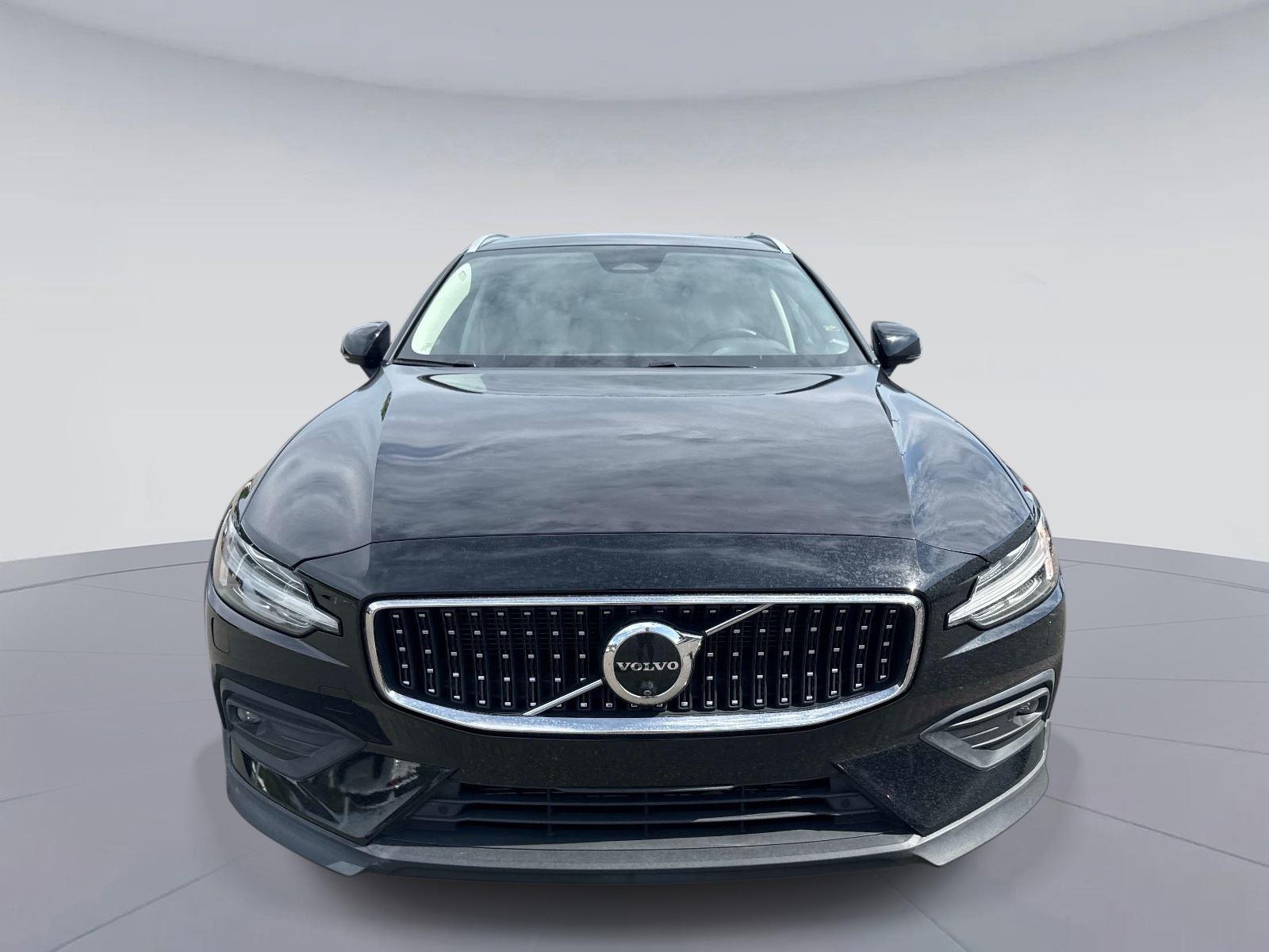 2025 Volvo V60 Cross Country Plus
