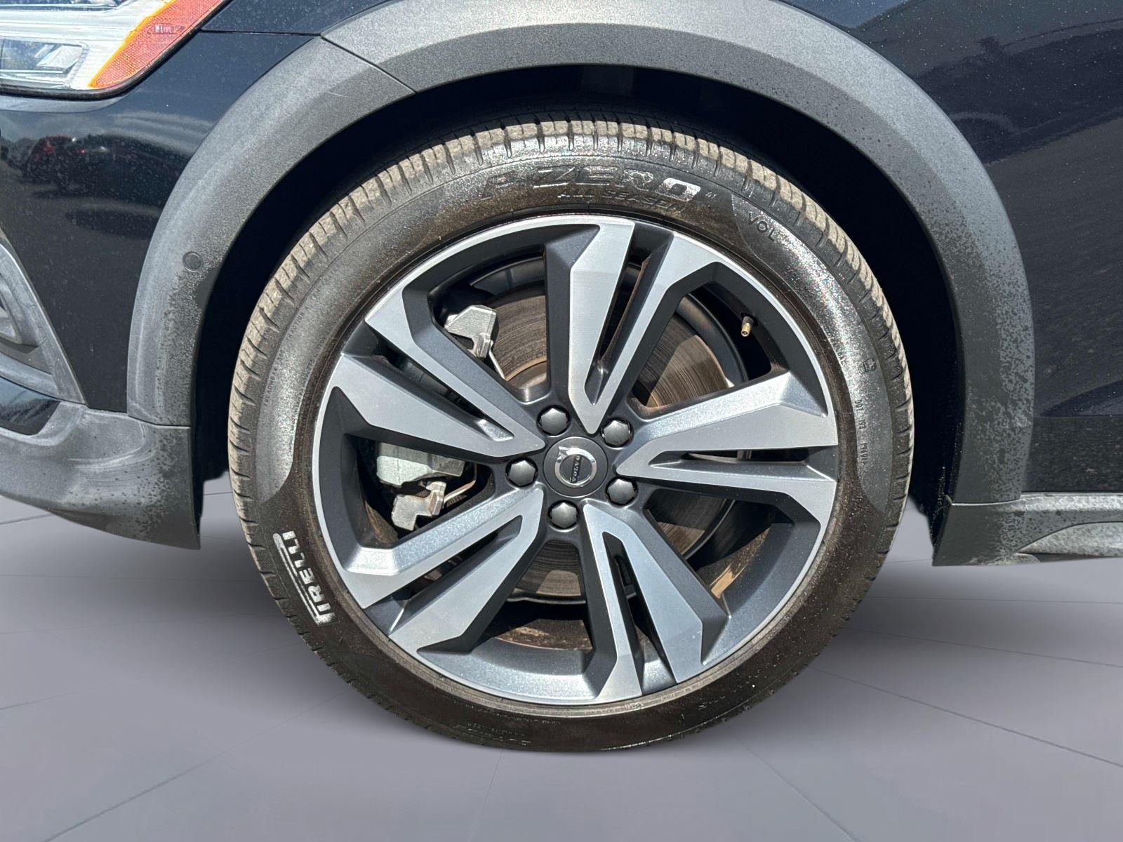 2025 Volvo V60 Cross Country Plus