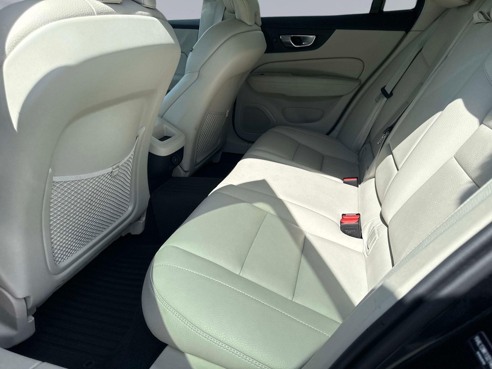 2025 Volvo V60 Cross Country Plus