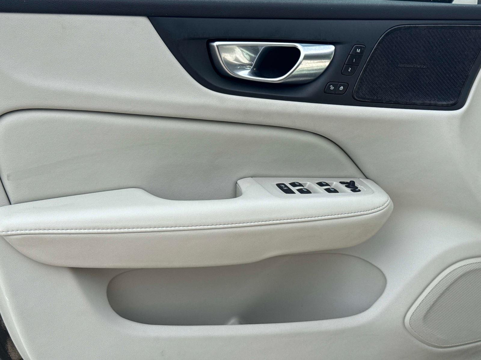 2025 Volvo V60 Cross Country Plus
