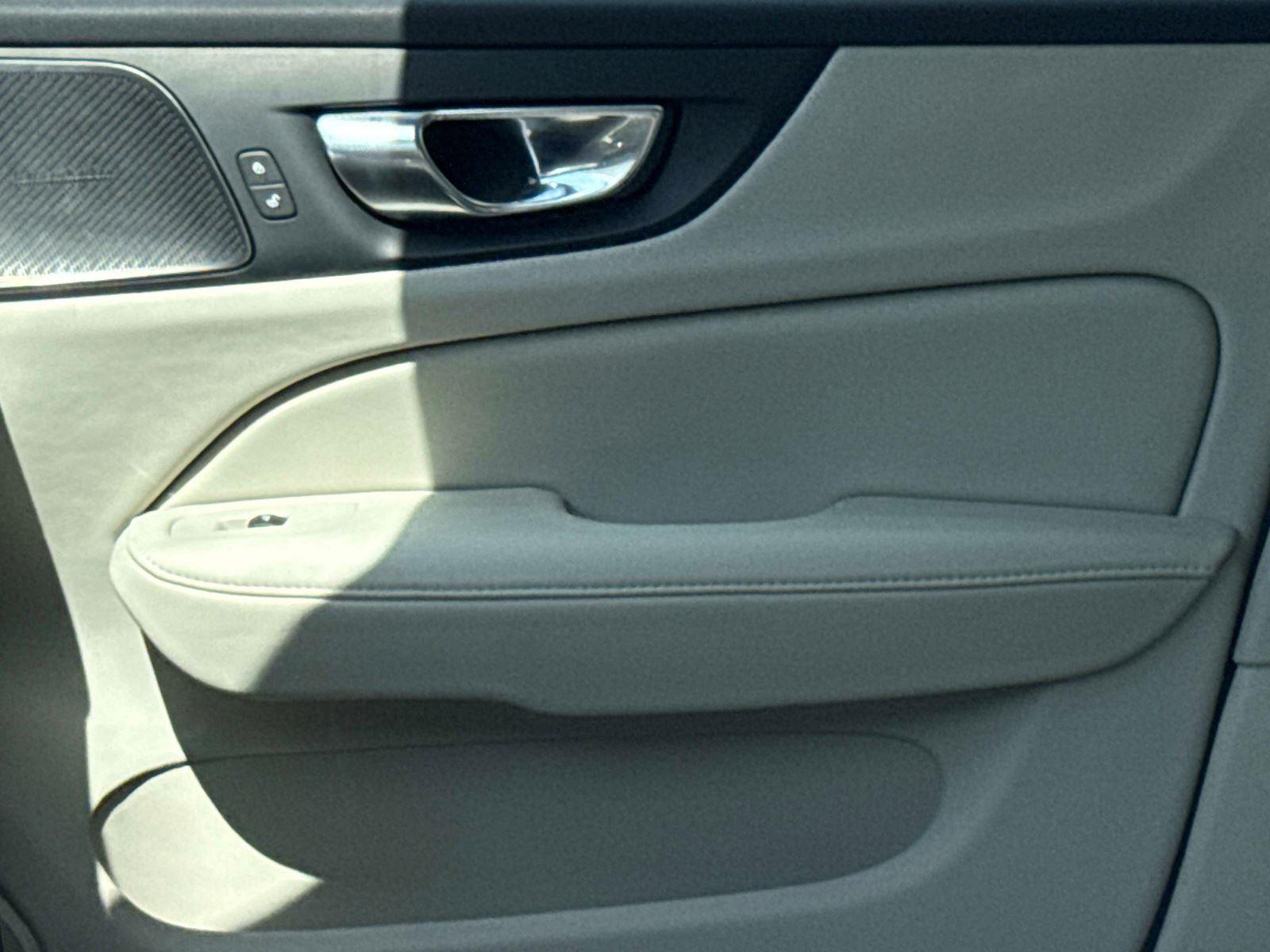 2025 Volvo V60 Cross Country Plus