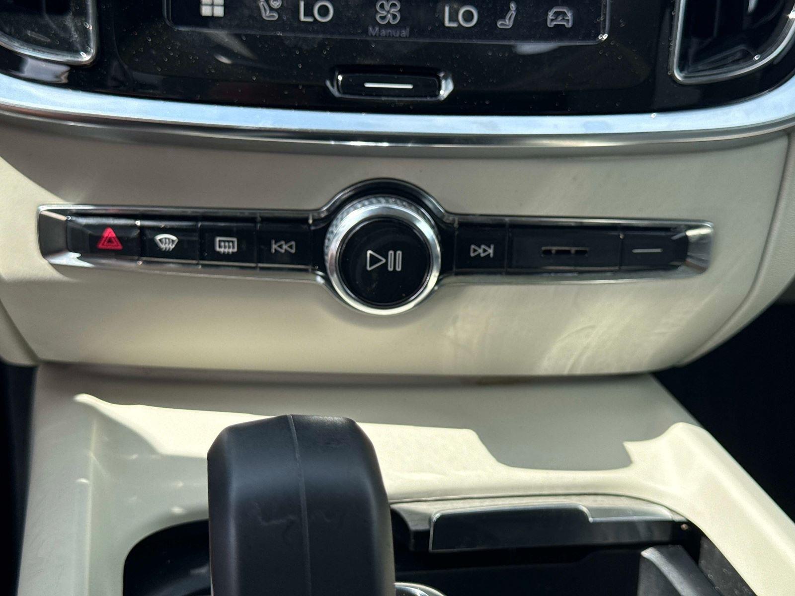 2025 Volvo V60 Cross Country Plus
