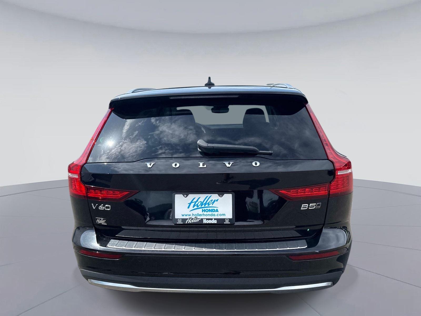 2025 Volvo V60 Cross Country Plus