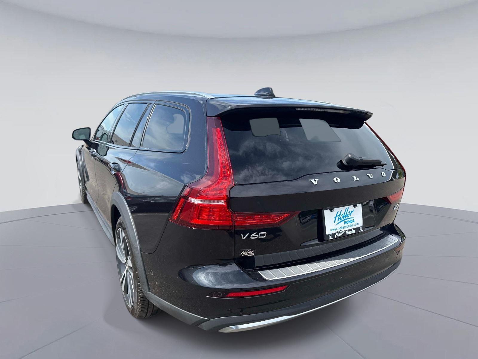 2025 Volvo V60 Cross Country Plus