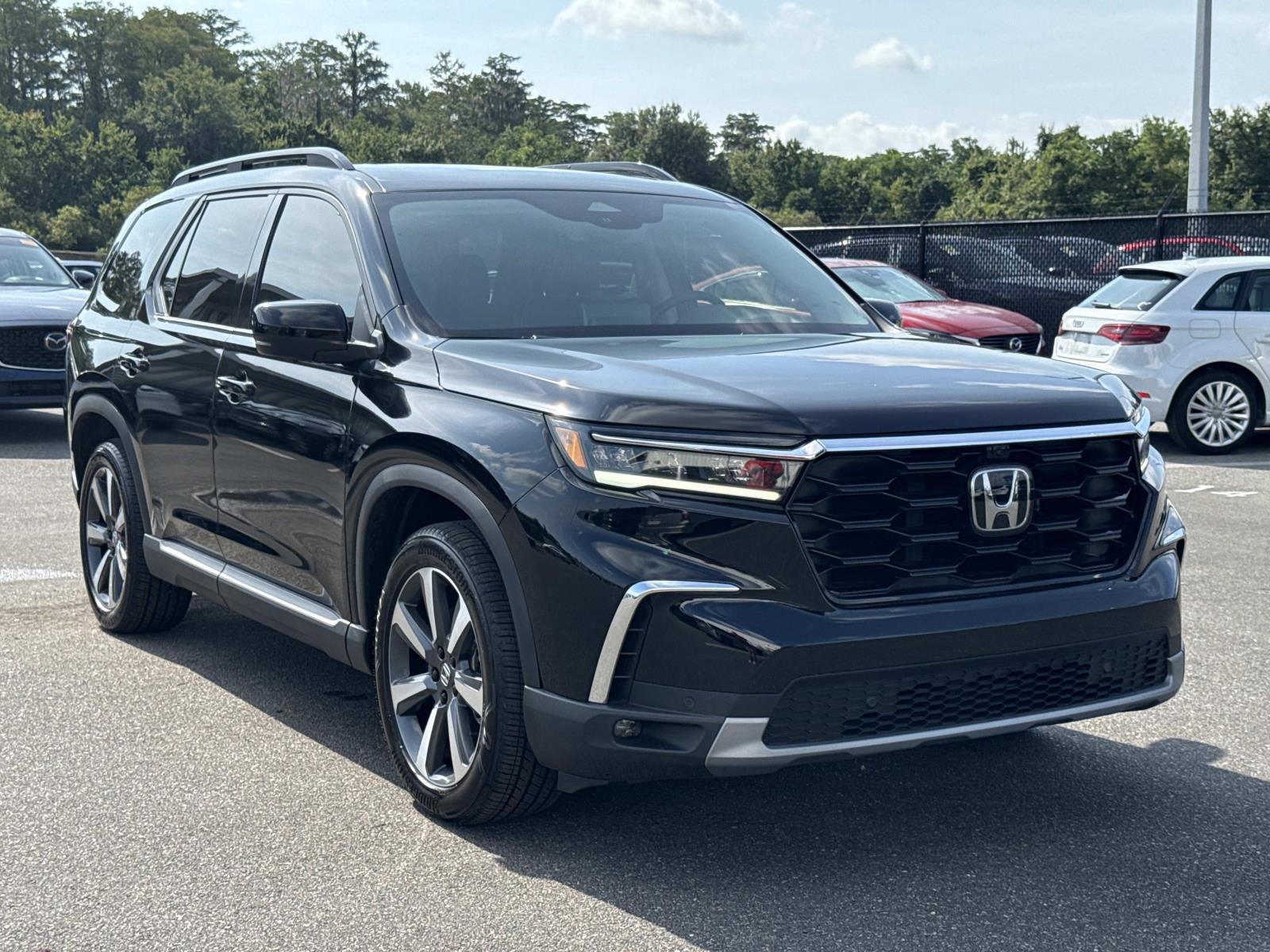 Crystal Black Pearl 2025 Honda Pilot SUV / Crossover All-Wheel Drive Automatic