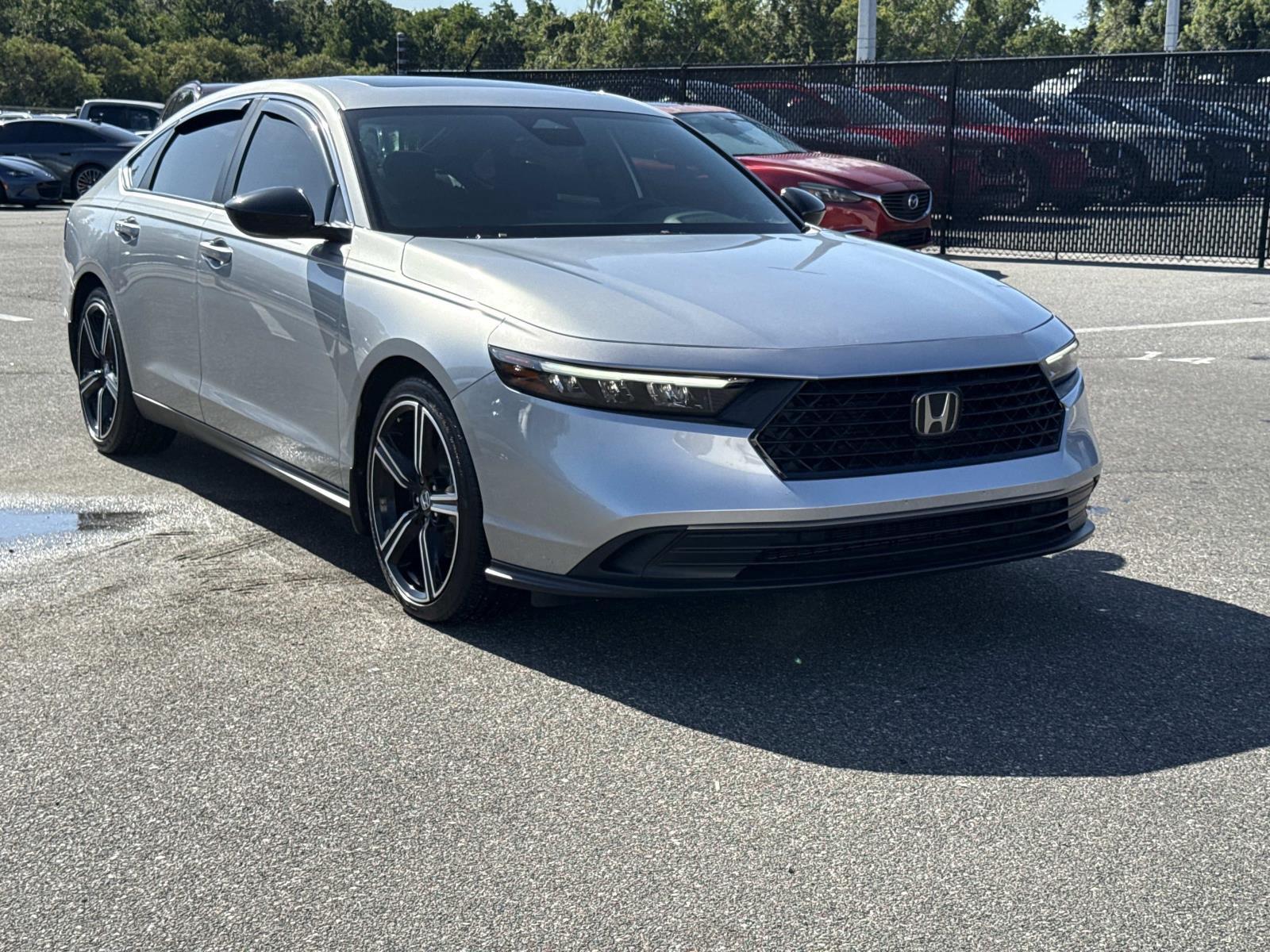 Solar Silver Metallic 2024 Honda Accord Hybrid Sedan Front-Wheel Drive 1-Speed Dual Clutch