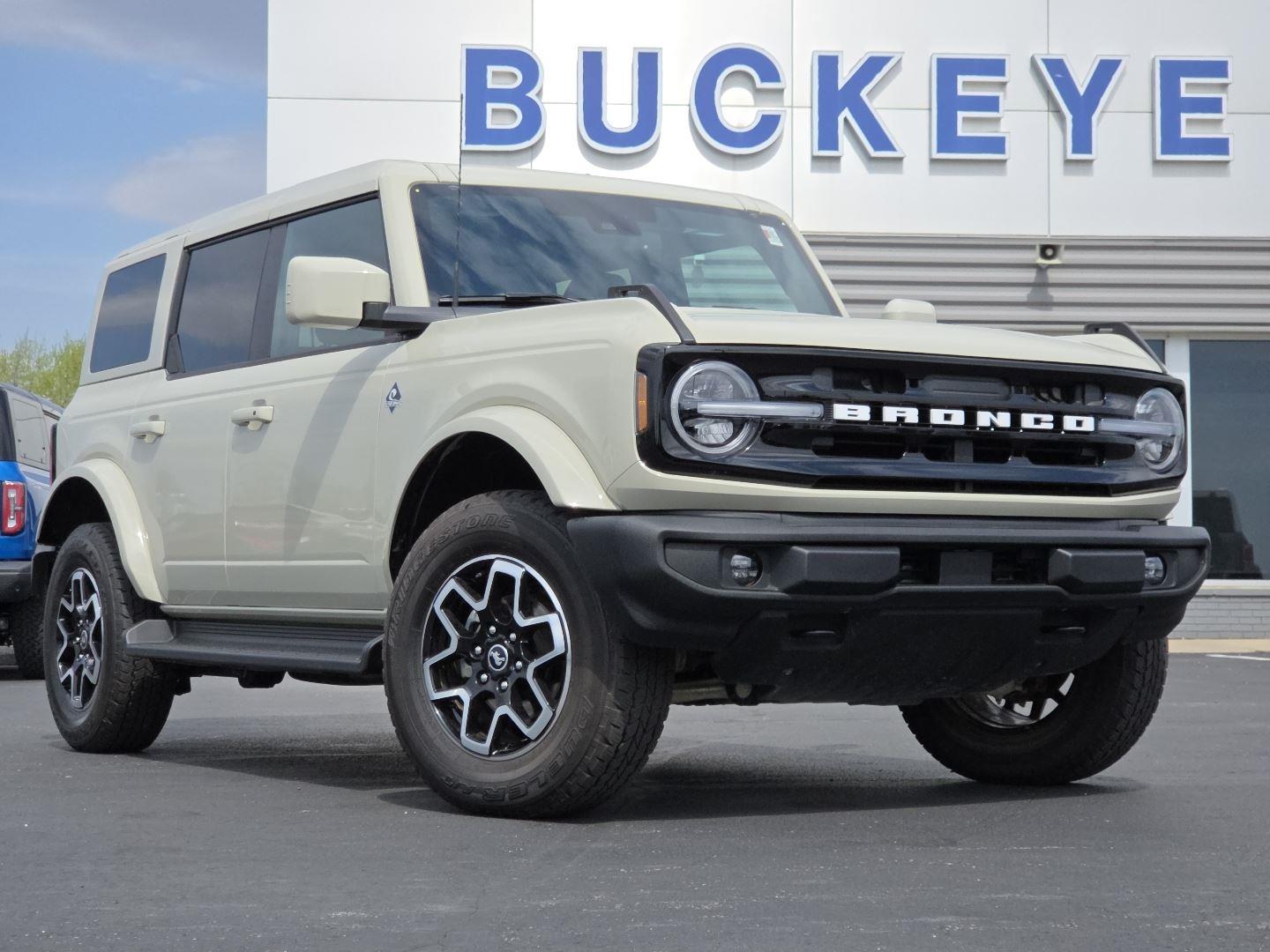 Desert Sand 2025 Ford Bronco Outer Banks 4-Door 4WD SUV / Crossover Four-Wheel Drive Automatic
