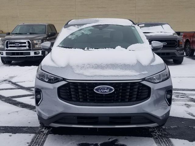 Iconic Silver Metallic 2023 Ford Escape SUV / Crossover All-Wheel Drive 8-Speed Automatic