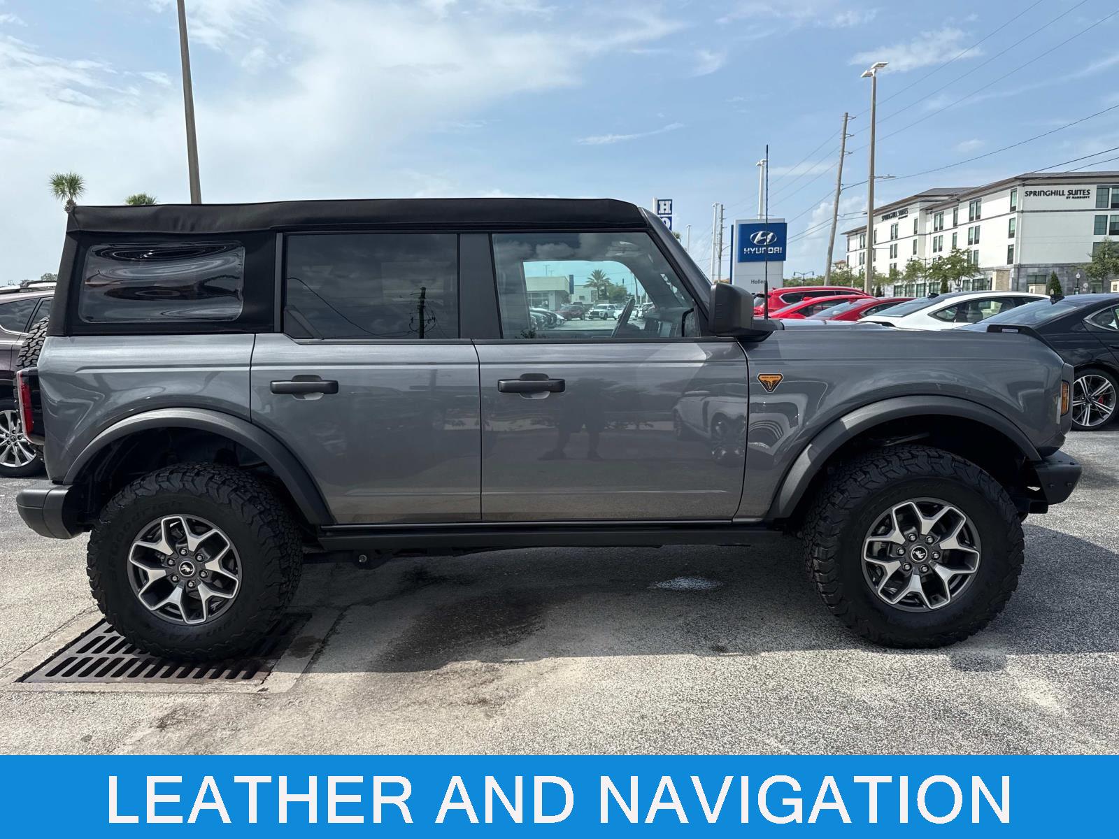 2024 Ford Bronco Badlands photo 2
