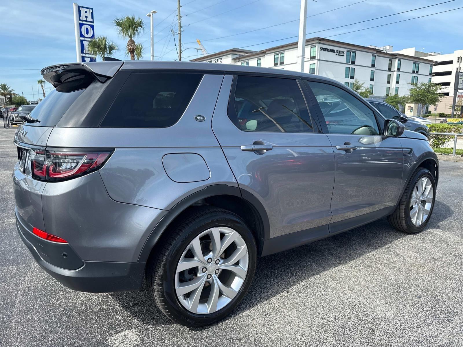 2020 Land Rover Discovery Sport SE photo 2