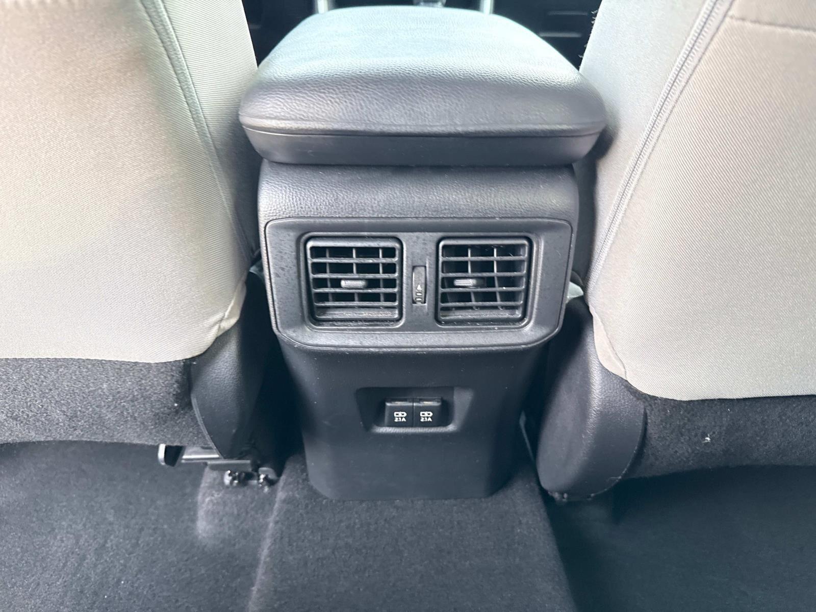 2020 Toyota RAV4 XLE photo 9
