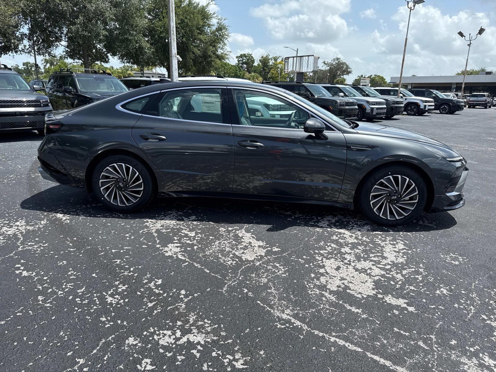 2025 Hyundai Sonata Hybrid SEL