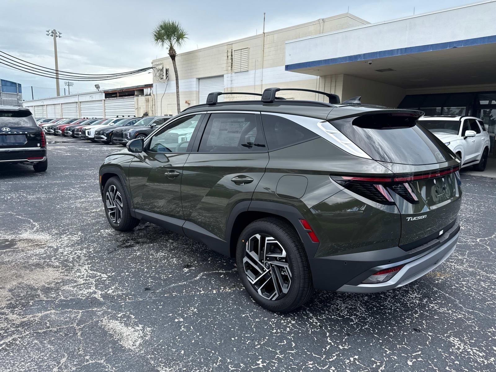 2025 Hyundai Tucson Limited photo 2