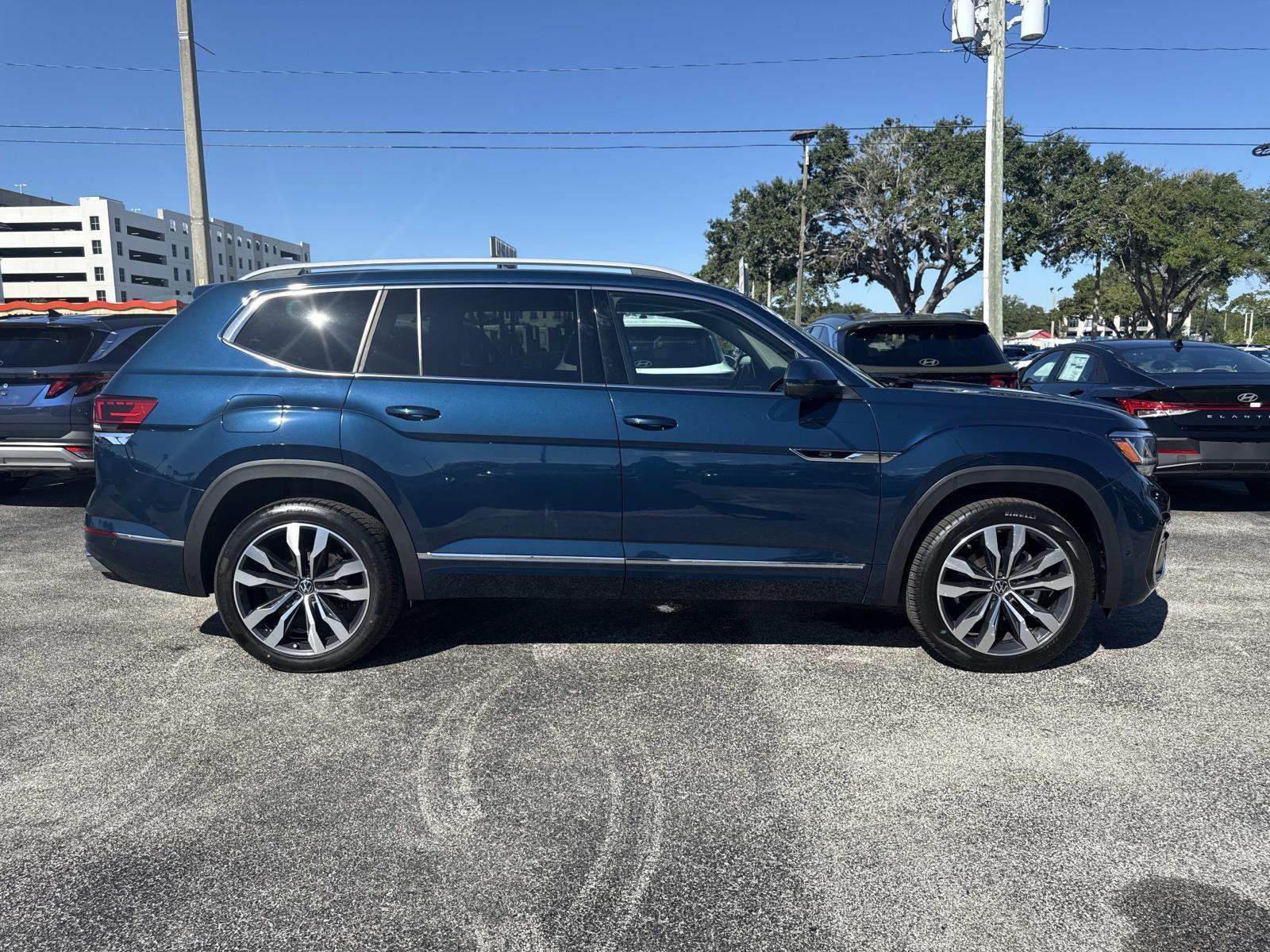 2022 Volkswagen Atlas 3.6L V6 SEL Premium R-Line