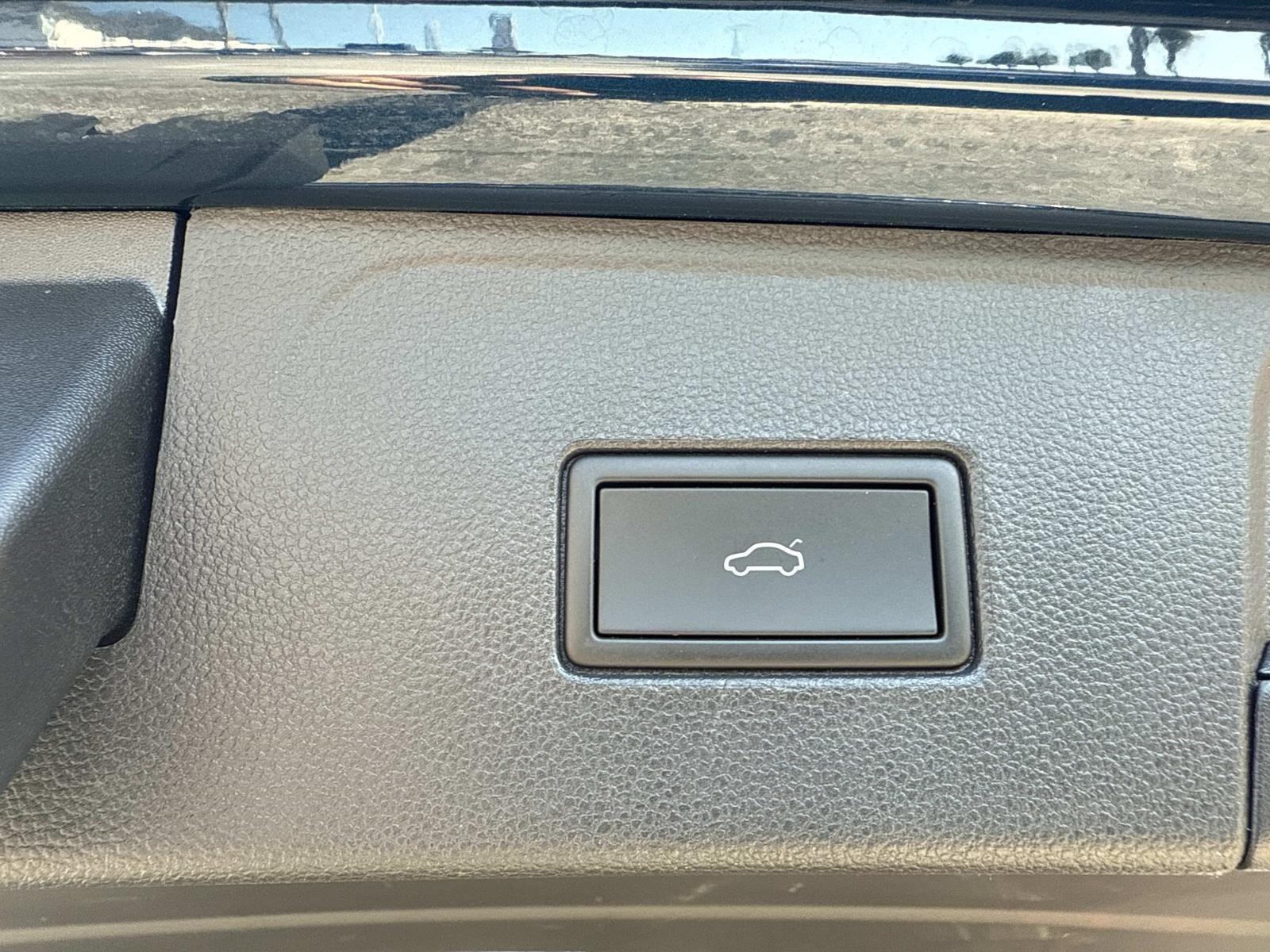 2022 Volkswagen Atlas 3.6L V6 SEL Premium R-Line