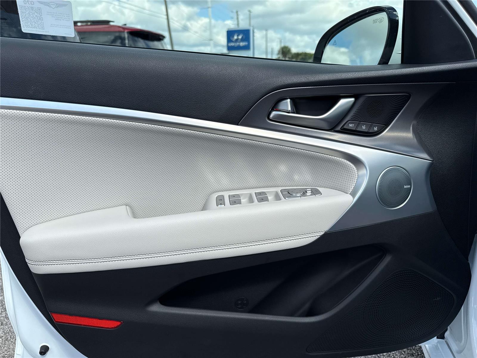 2025 Genesis G70 2.5T