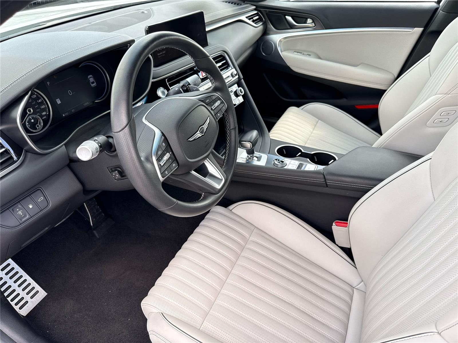 2025 Genesis G70 2.5T