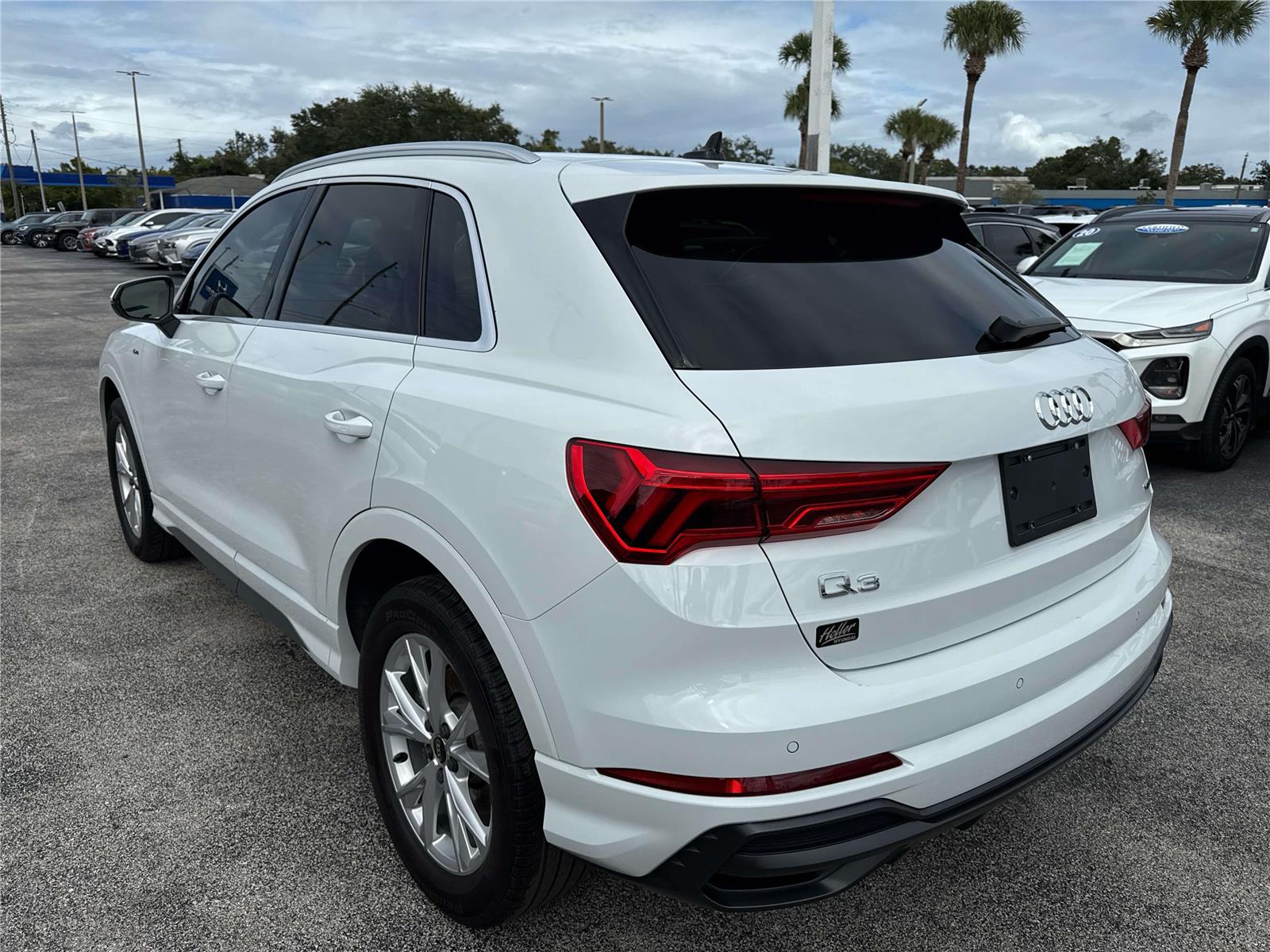 2022 Audi Q3 S line Premium Plus photo 3