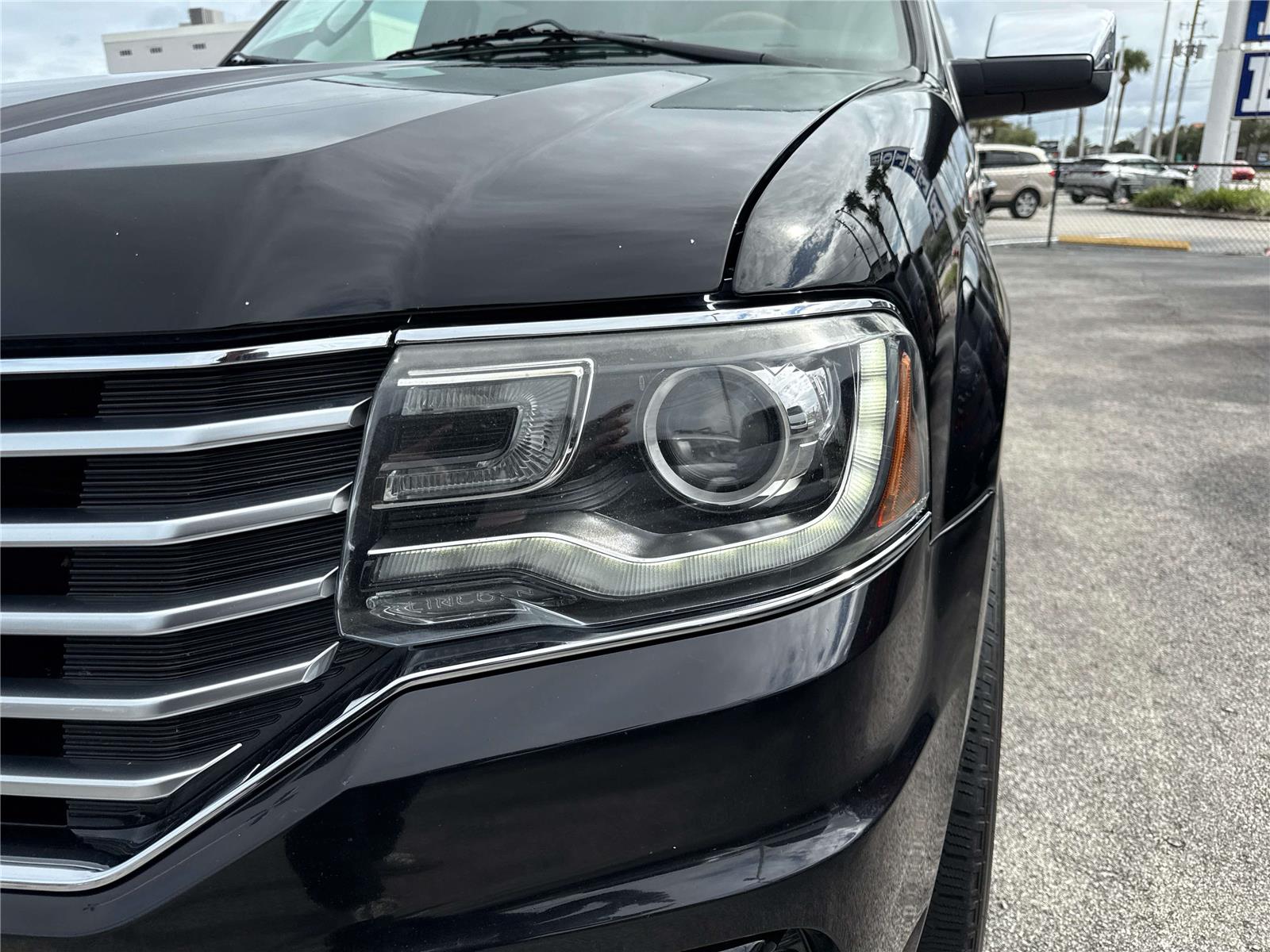 2017 Lincoln Navigator Select photo 7