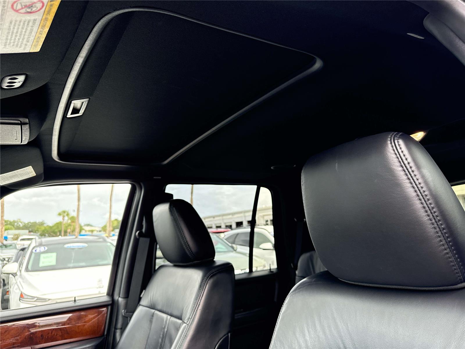 2017 Lincoln Navigator Select photo 26