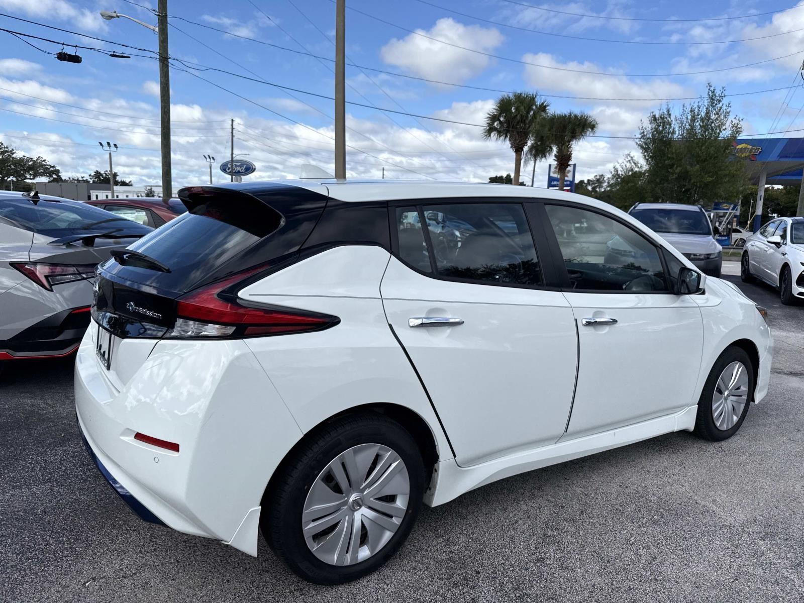 2022 Nissan LEAF S