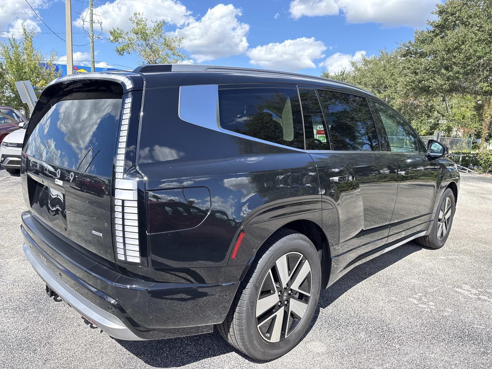 2026 Hyundai Ioniq SEL photo 3