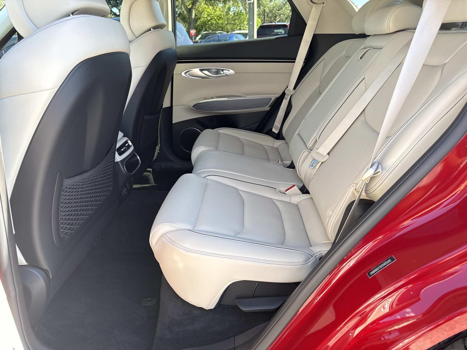 2025 Genesis GV70 2.5T