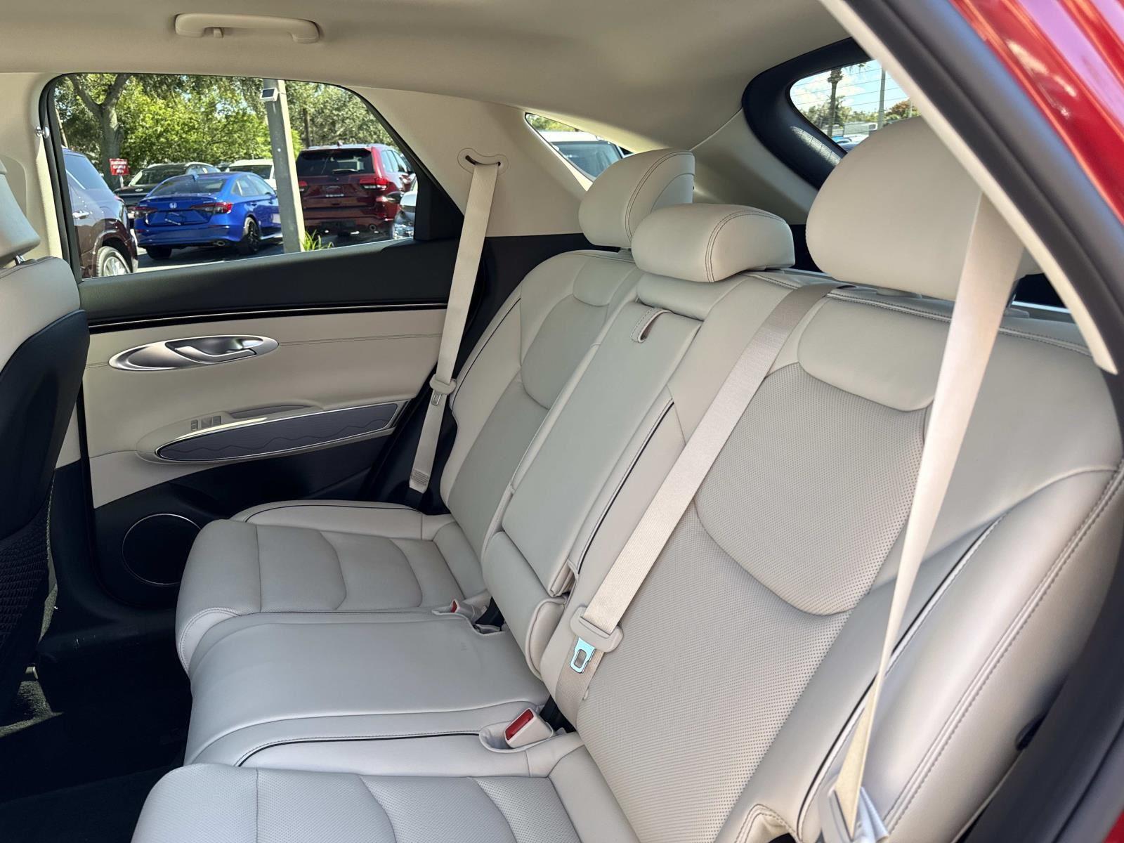 2025 Genesis GV70 2.5T