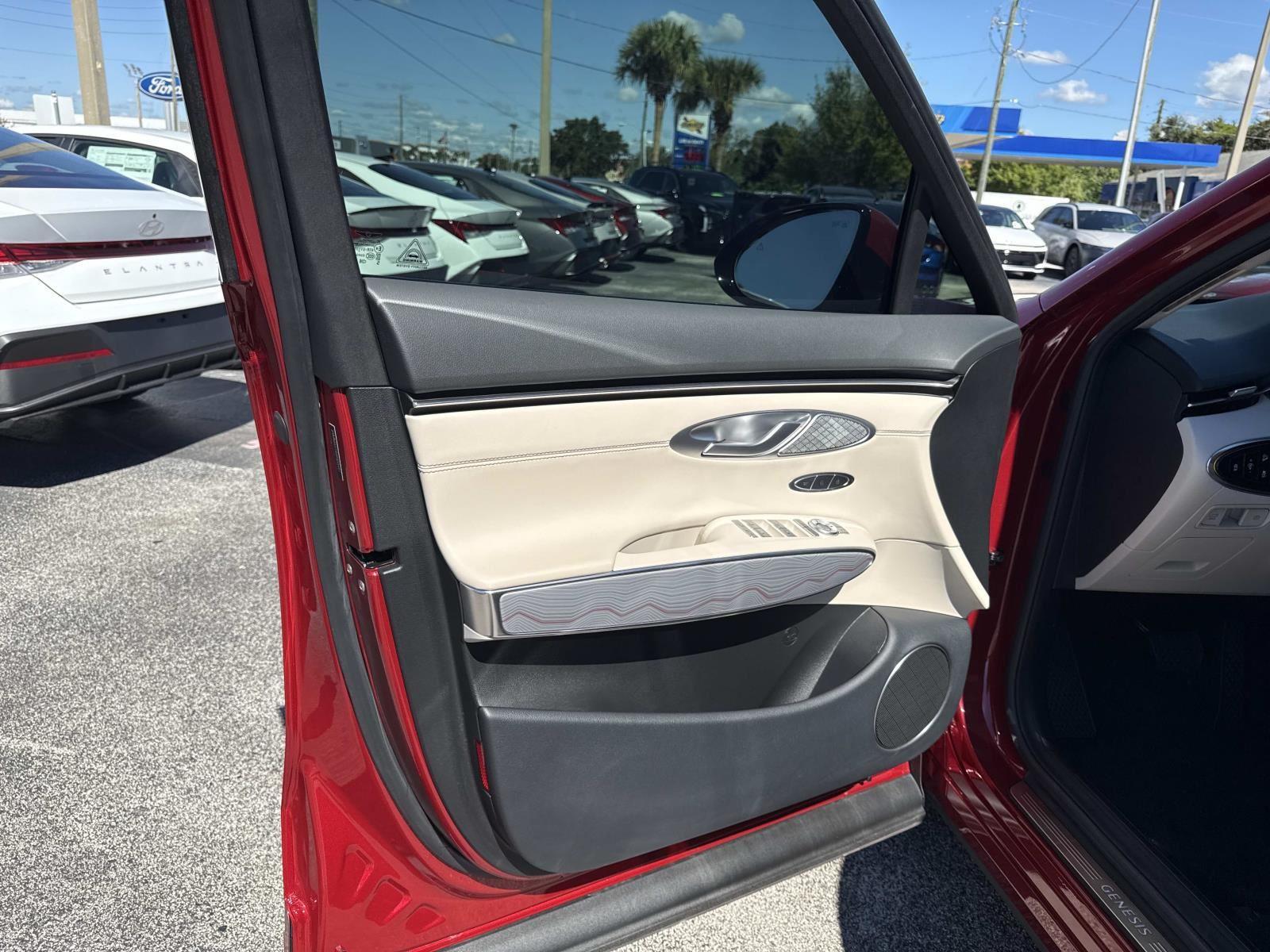 2025 Genesis GV70 2.5T