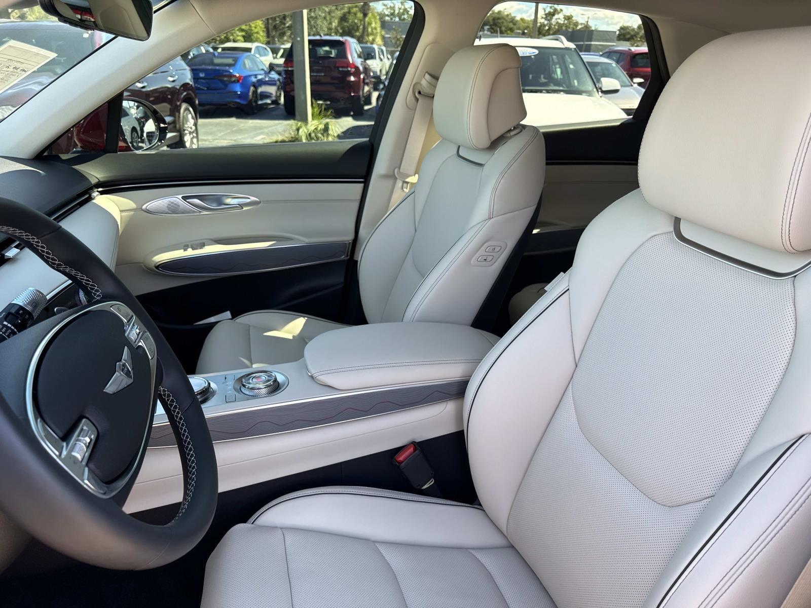 2025 Genesis GV70 2.5T