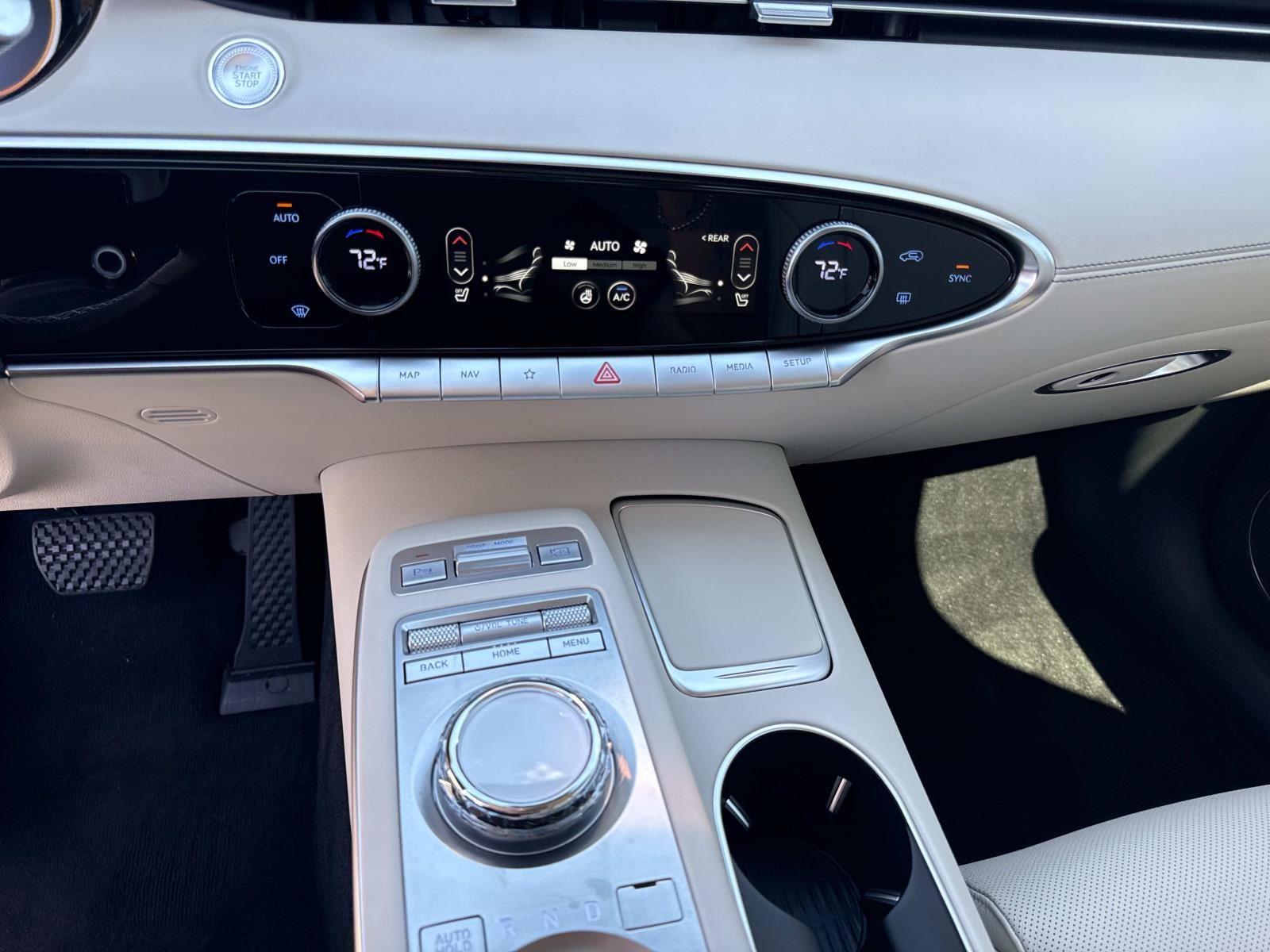 2025 Genesis GV70 2.5T