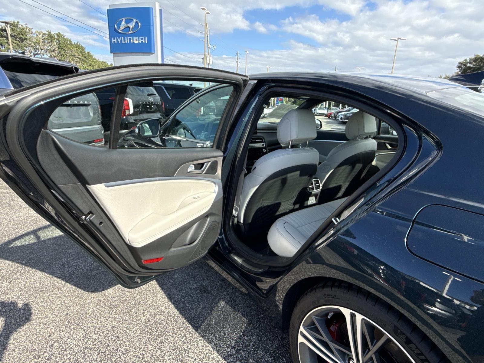 2025 Genesis G70 2.5T