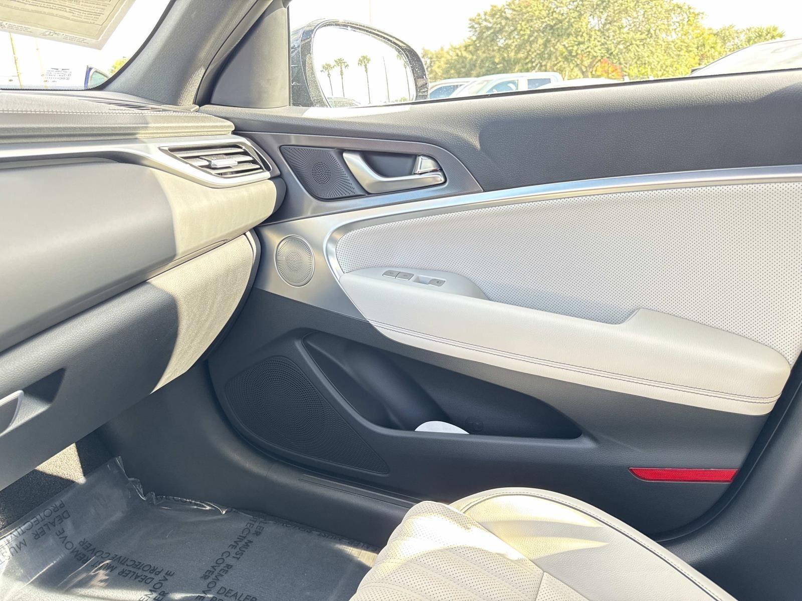 2025 Genesis G70 2.5T