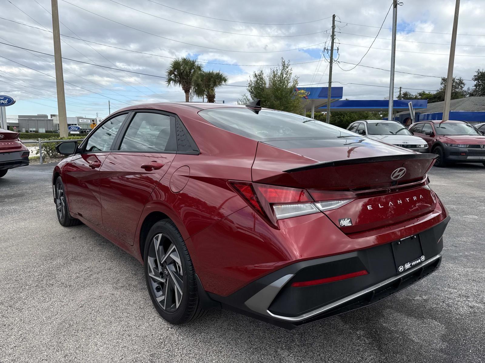 2025 Hyundai Elantra SEL Sport