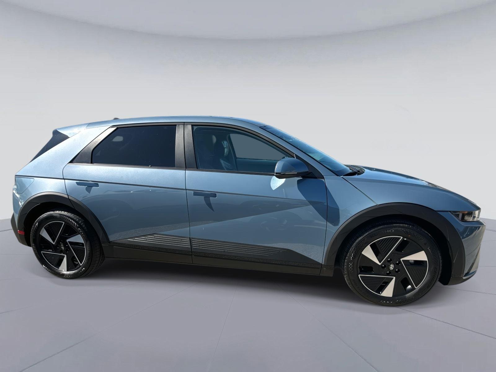 2026 Hyundai Ioniq 5 SEL photo 2