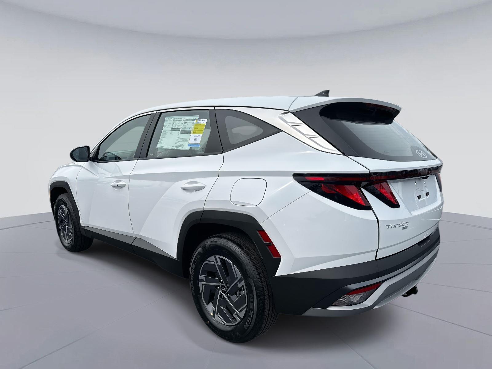 2026 Hyundai Tucson Hybrid Blue SE