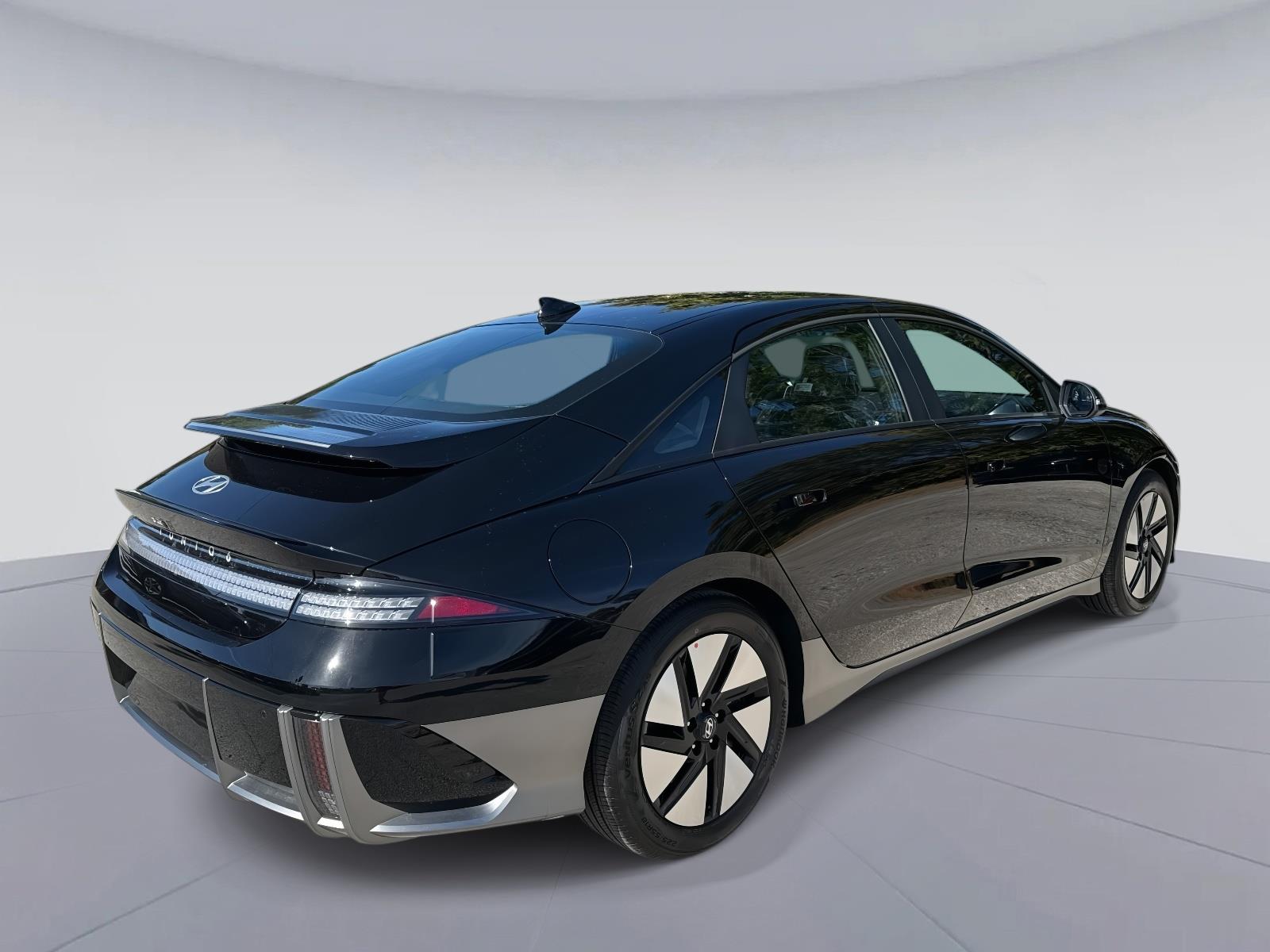 2025 Hyundai IONIQ 6 SE