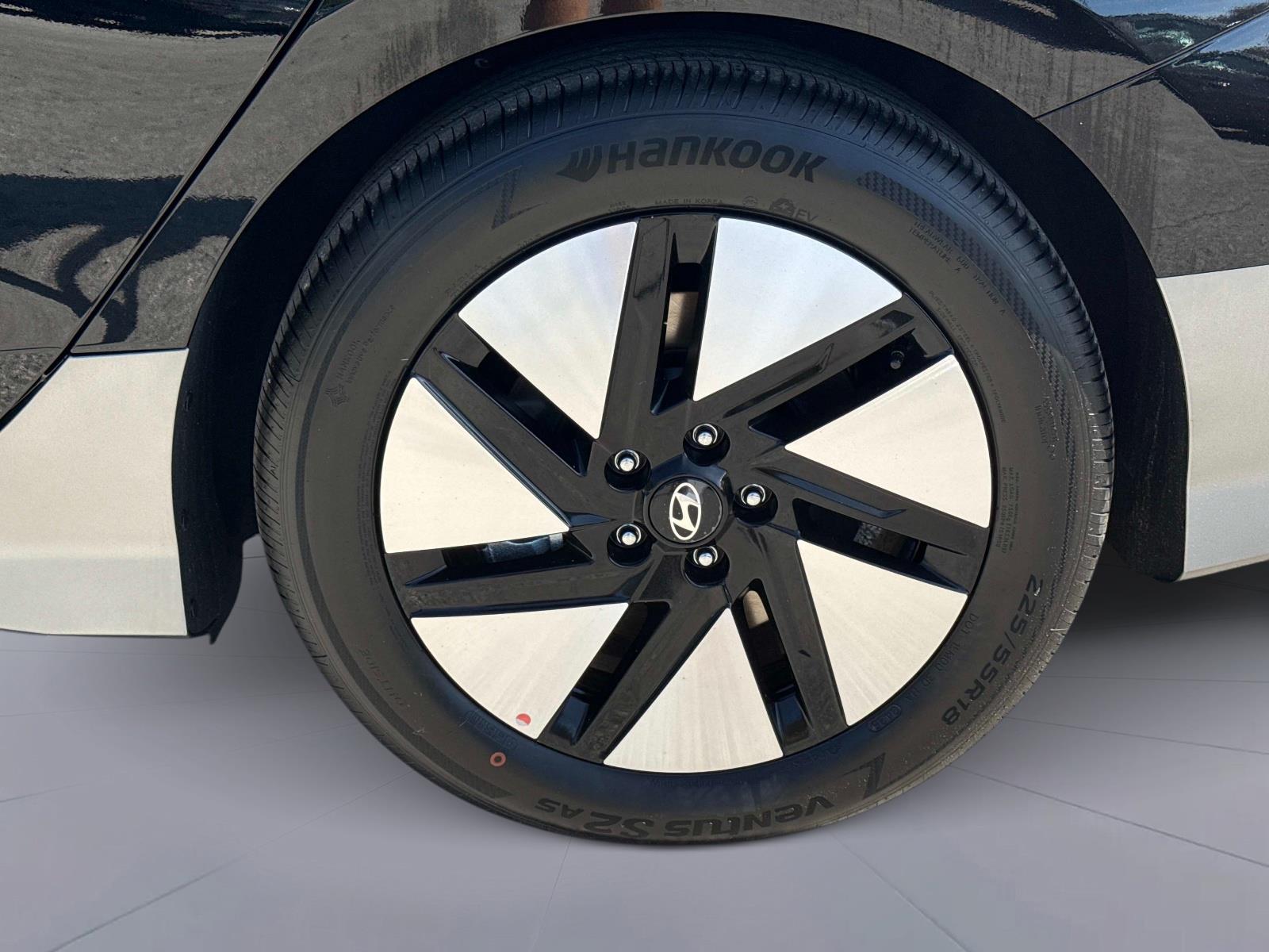 2025 Hyundai IONIQ 6 SE